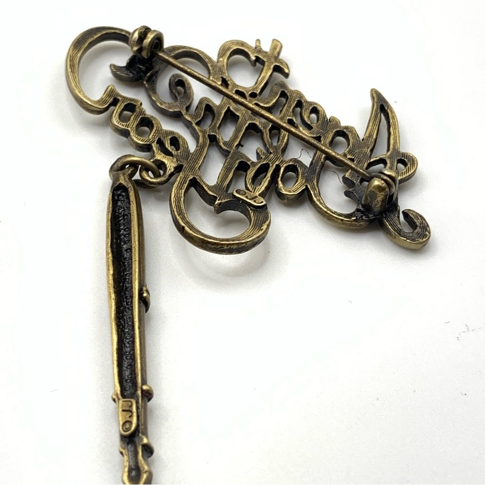 JJ signed Agent Of The Year Pewter Pin Brooch with a Pen Charm - Picture 4 of 6